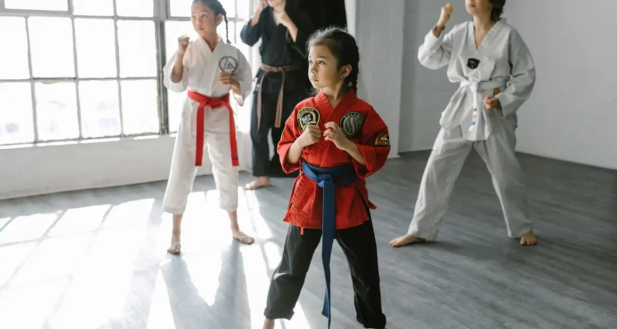 Explore the world of Martial Arts for kids: benefits and camps