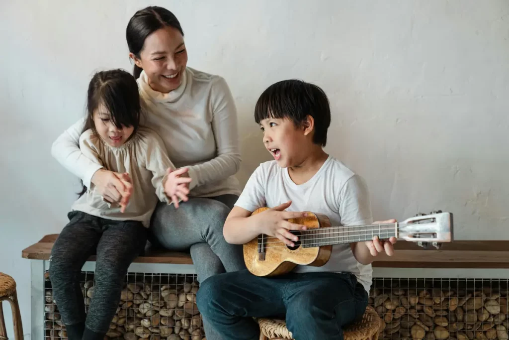 beneficios musica ninos guitarra - Beneficios de la música en el desarrollo cognitivo infantil