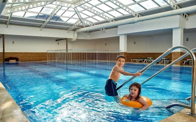 10 piscinas descubiertas en Barcelona para disfrutar el verano en familia