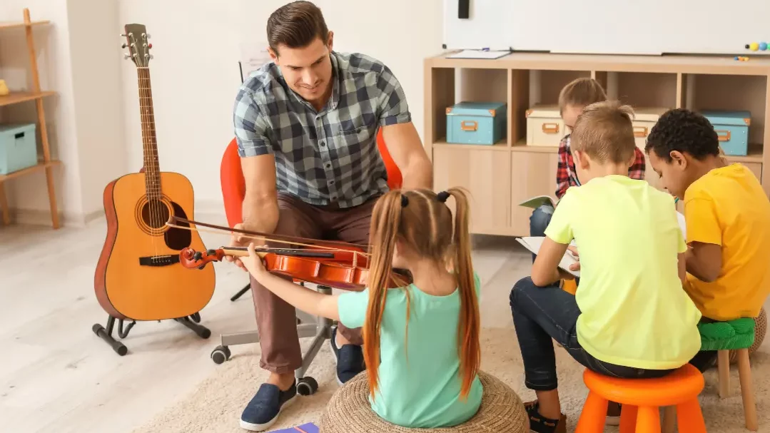 Extraescolares de música - Niños en clase de música