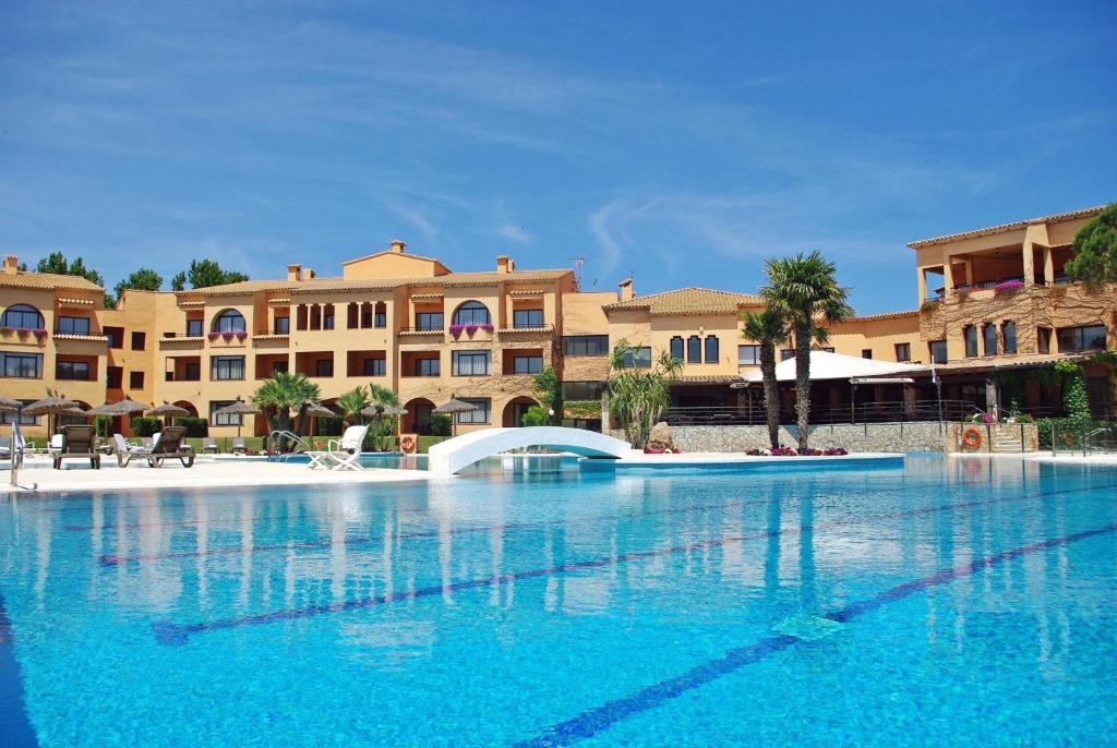 la costa golf and beach resort - 50 family friendly hotels in Catalonia to enjoy with children