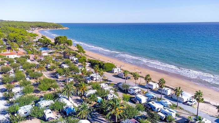 las palmeras camping tarragona - 50 hoteles family friendly en Cataluña para disfrutar con niñxs