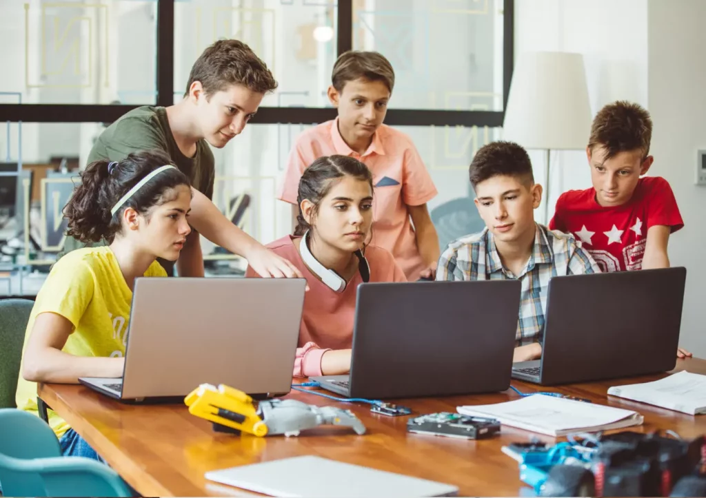 beneficios actividades extraescolares tecnologia programacion - Descubre los beneficios de las extraescolares