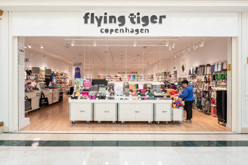 flying tiger - Las mejores tiendas de disfraces en Madrid