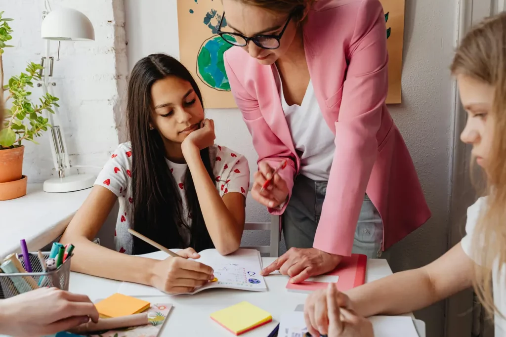 apoyo escolar 1 - ¿Cómo elegir la mejor academia de refuerzo escolar par tus hijxs?