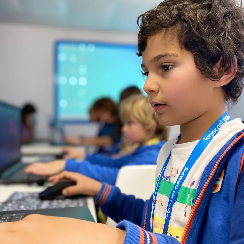 logiscool tecnologia para ninos edited - How to prepare your children for the digital age?
Discover the keys with Logiscool