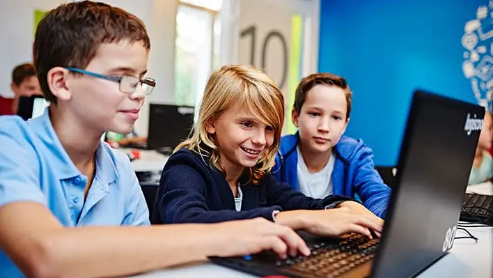 How to prepare your children for the digital age?
Discover the keys with Logiscool