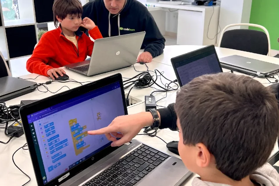 Taller de robótica y programación de nadal en Codelearn Sabadell