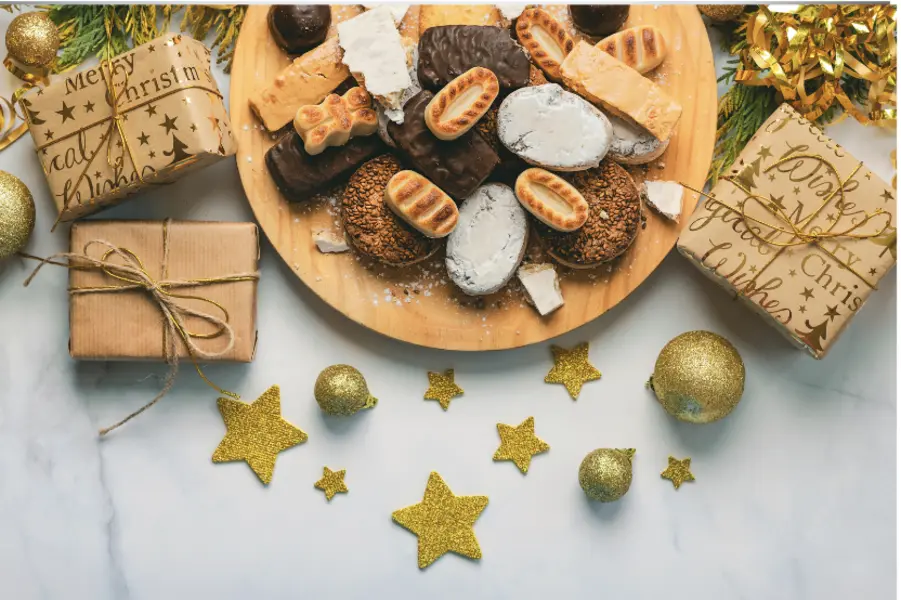 Tradiciones navideñas en España. Dulces navideños. Mazapanes, turrón de Jijona, turrón de Alicante, Polvorones.