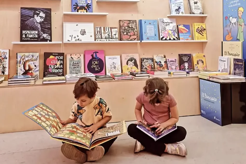 menudos infames edited - Bibliotecas y librerías infantiles en Madrid ¡Disfruta con los peques!