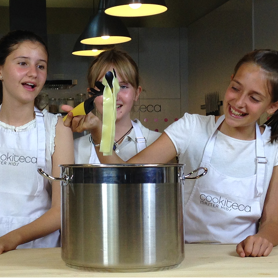 master kids planeta 1 1 edited - La guía definitiva de casales de verano en Barcelona